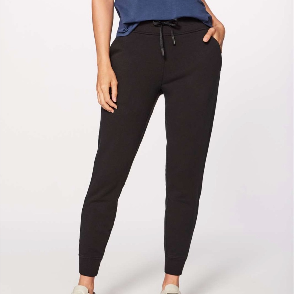 Lululemon Warm Down Jogger Size 4 Black